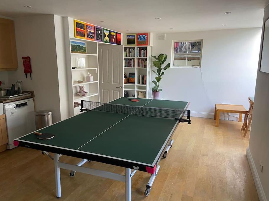 Apartment Spacious And Light West Basement Flat